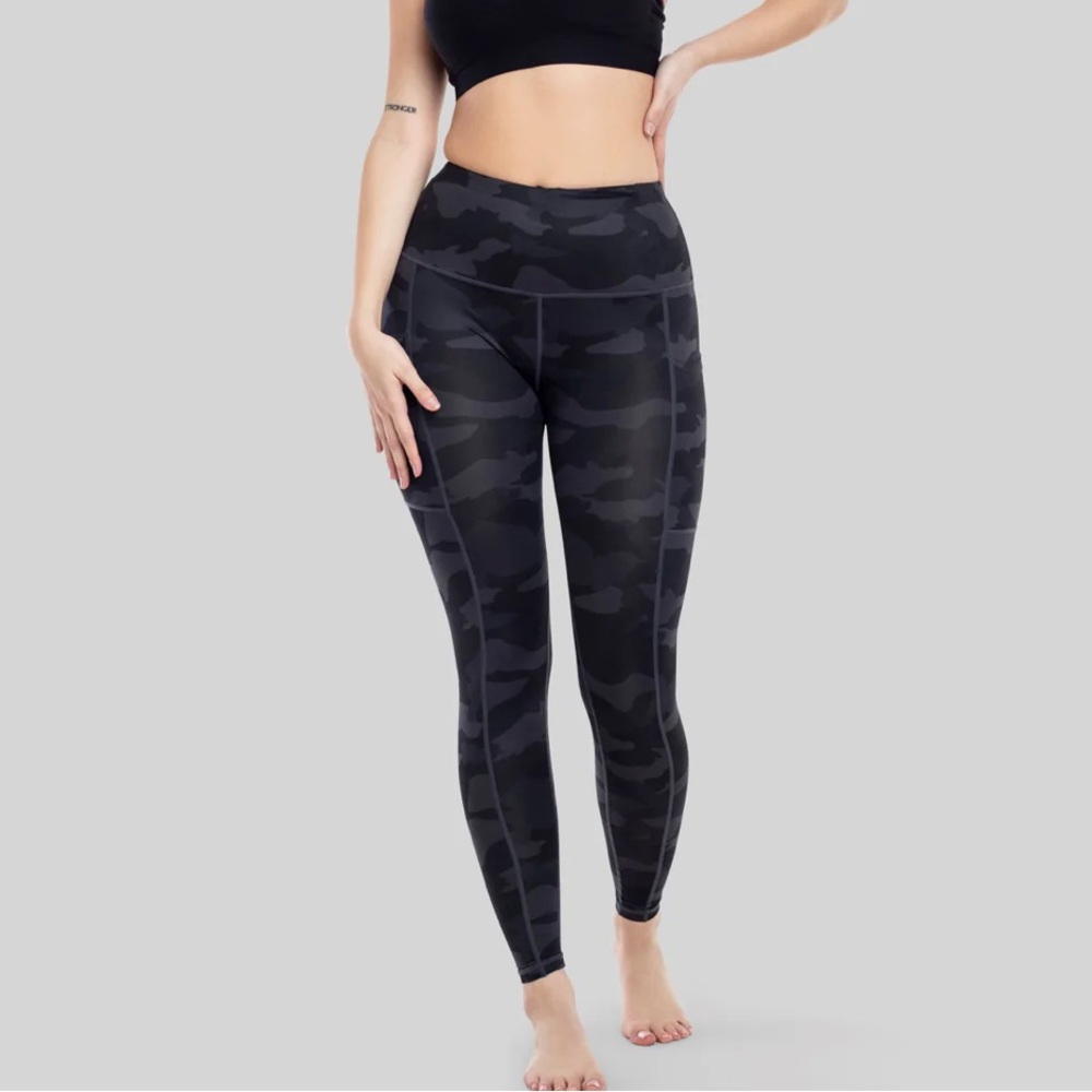 Chic Black Camouflage Leggings